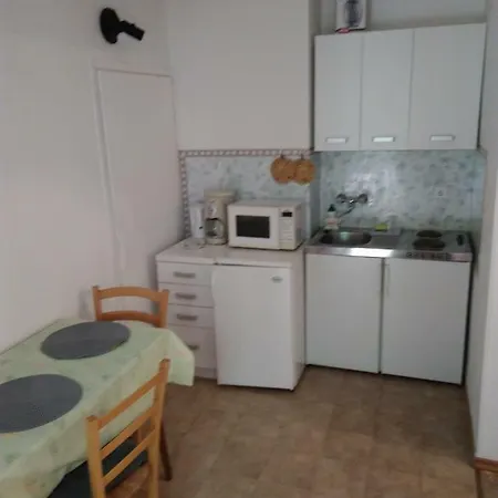 Ina Apartment Funtana Exterior photo